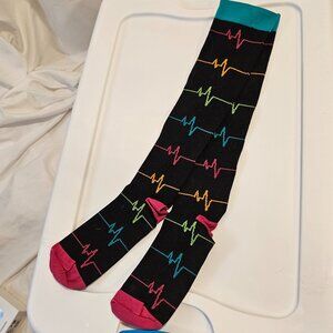 Compression Socks with Heartbeat Design